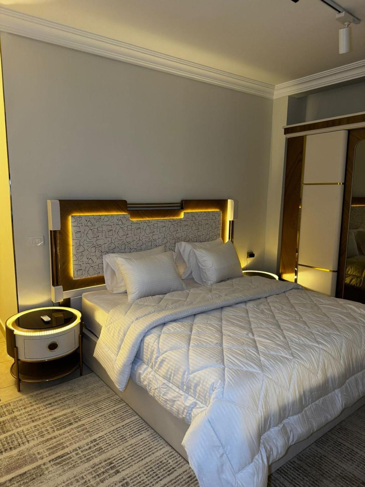 إيجار Luxury * Cairo